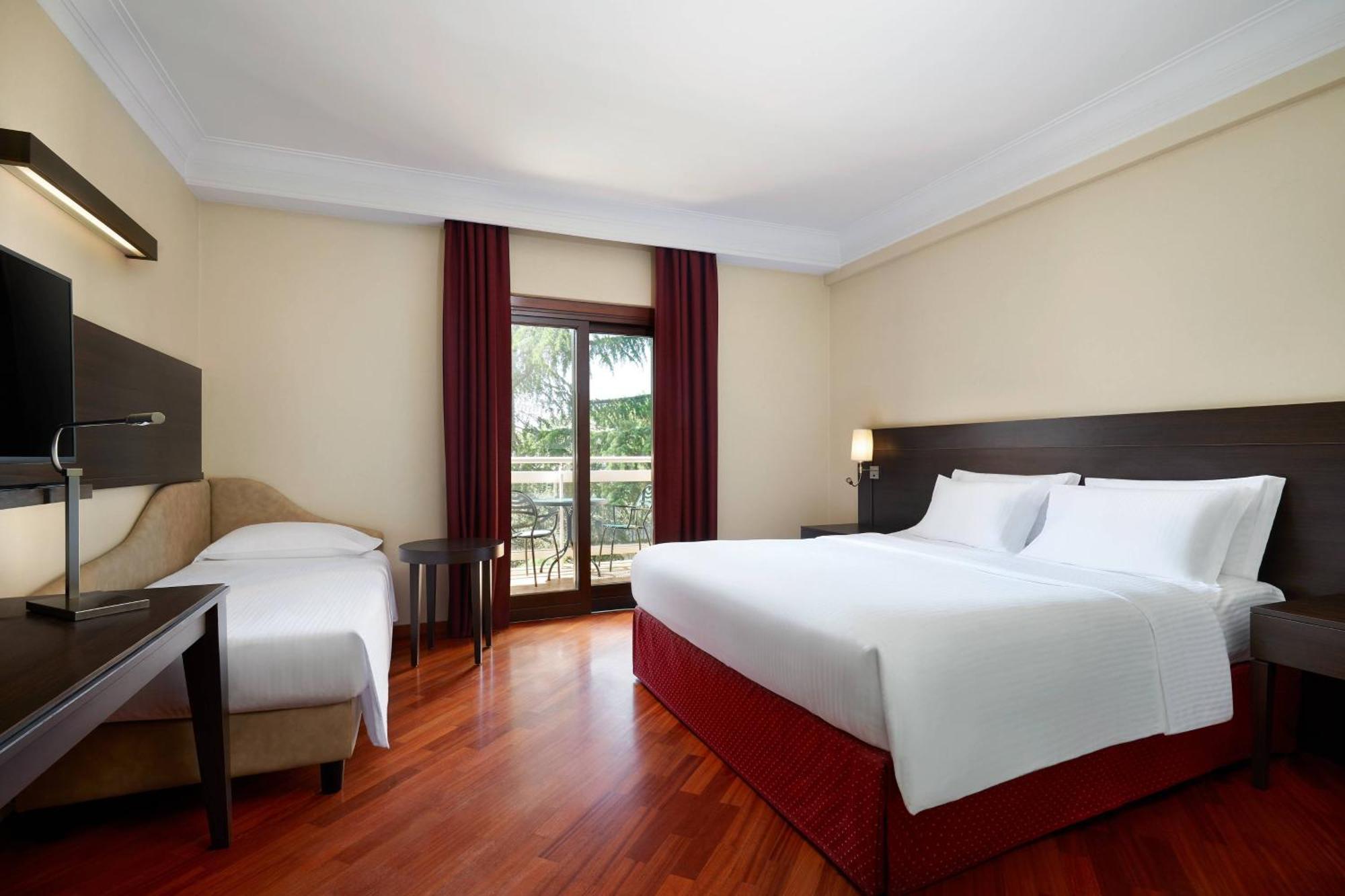 Courtyard By Marriott Rome Central Park Exterior foto