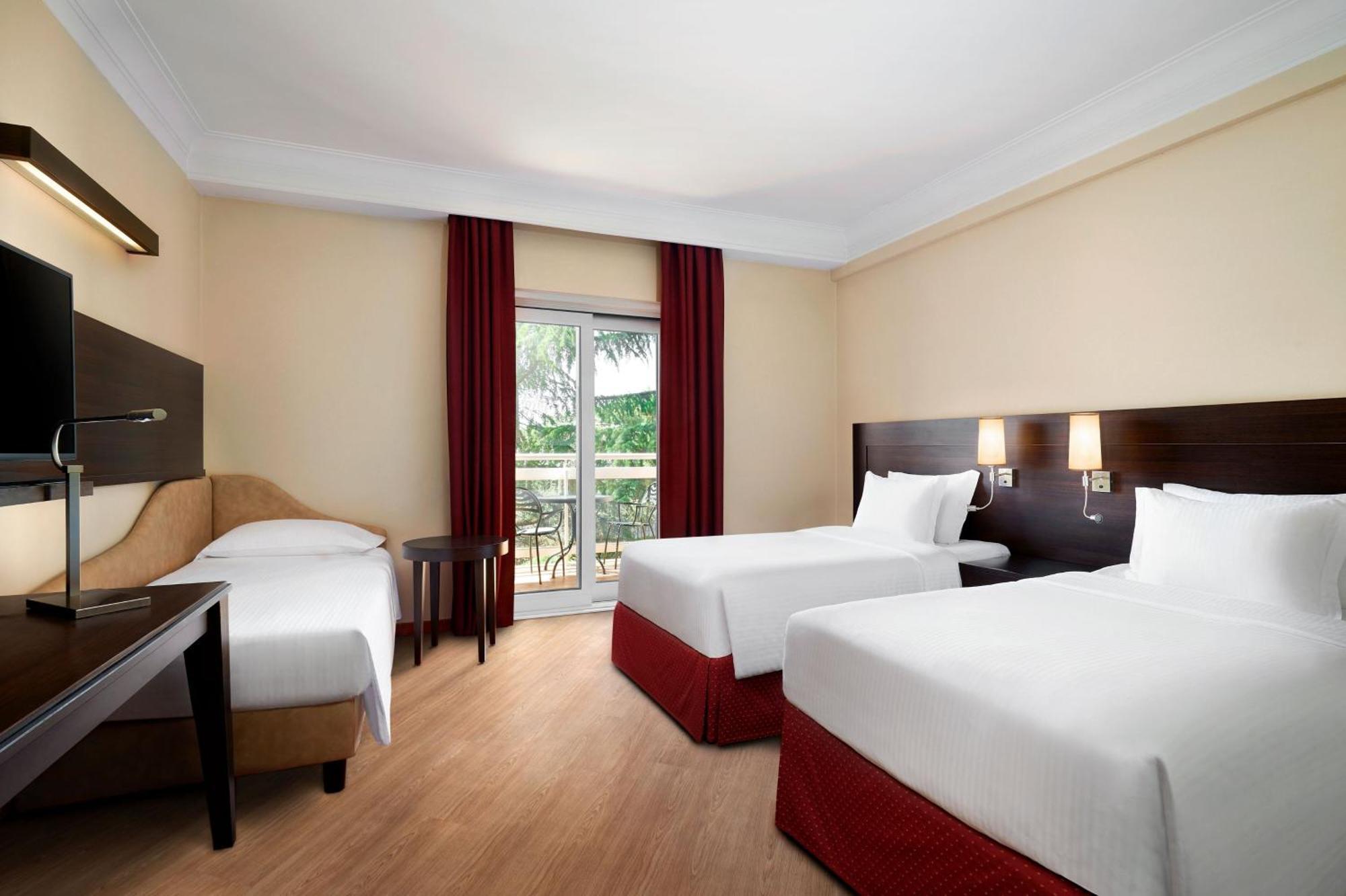 Courtyard By Marriott Rome Central Park Exterior foto