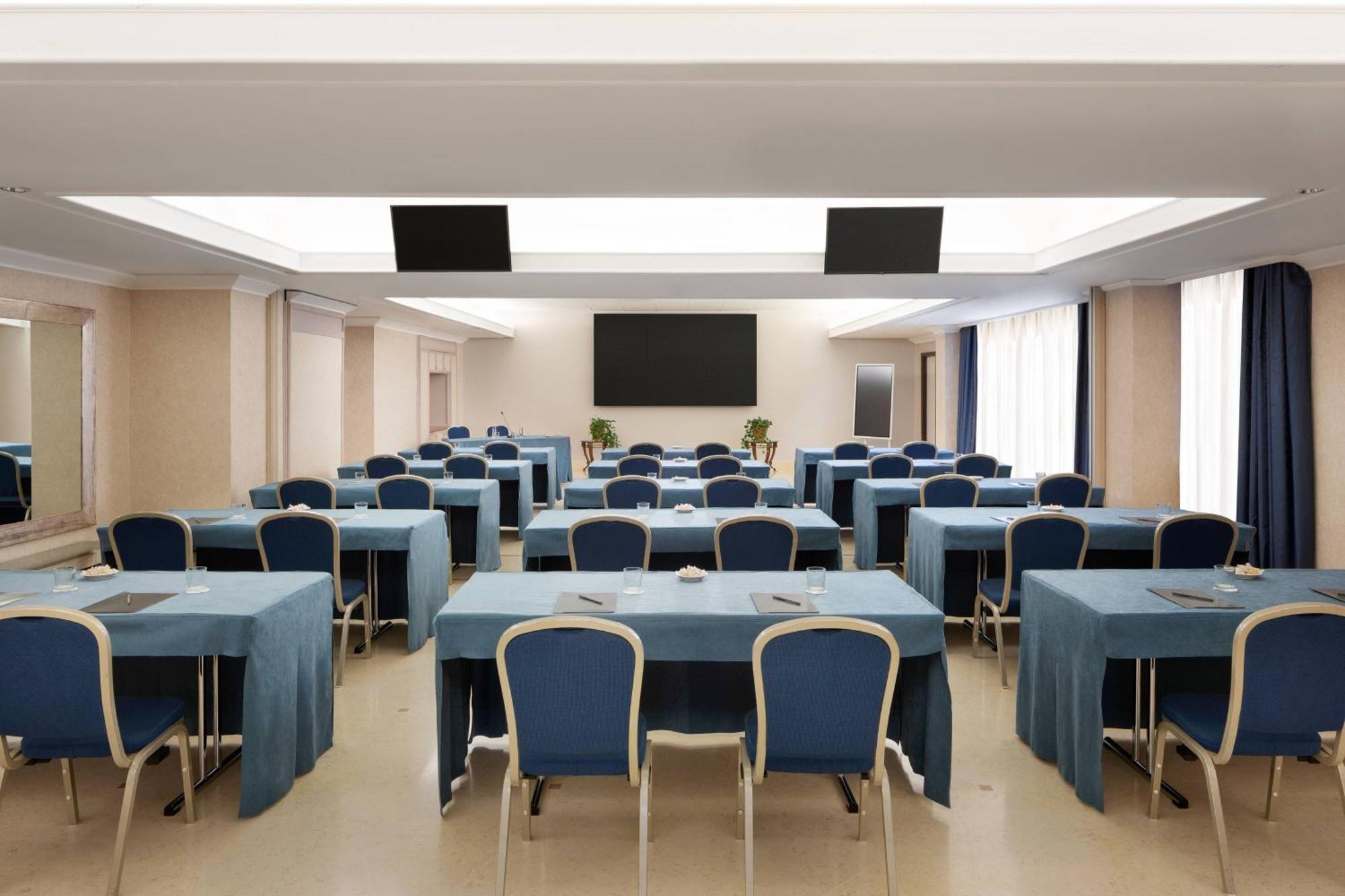Courtyard By Marriott Rome Central Park Exterior foto