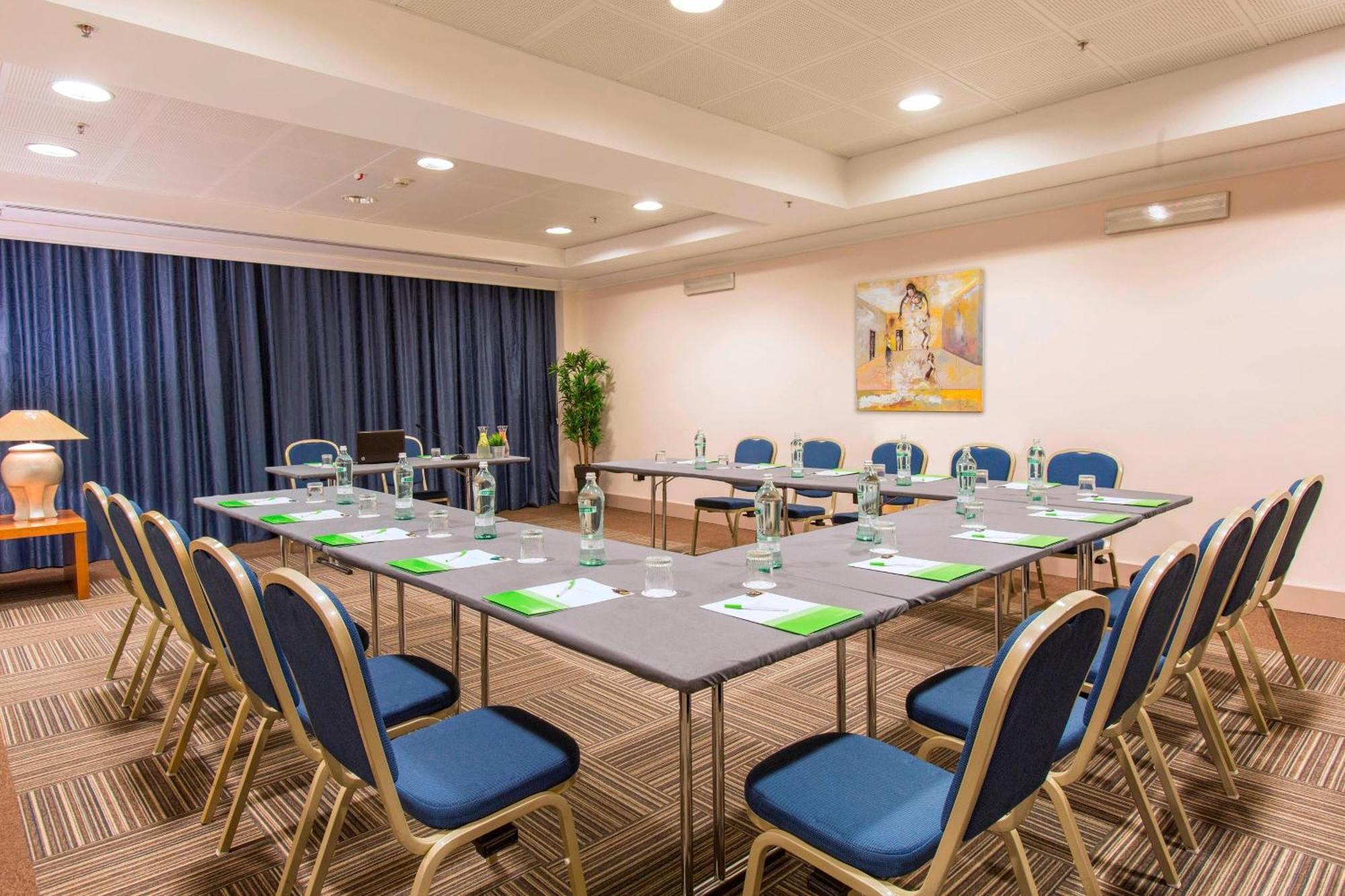 Courtyard By Marriott Rome Central Park Exterior foto