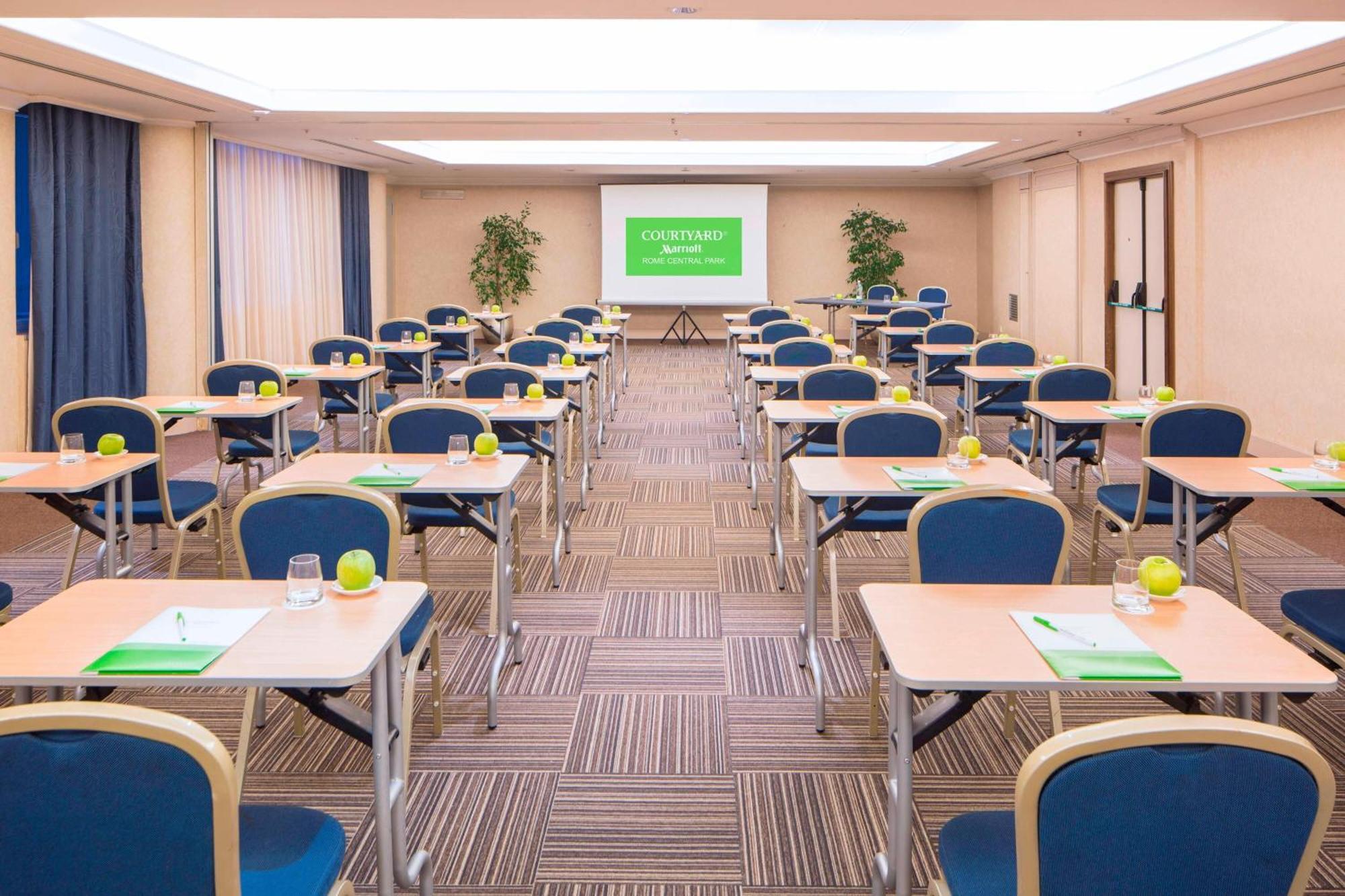 Courtyard By Marriott Rome Central Park Exterior foto