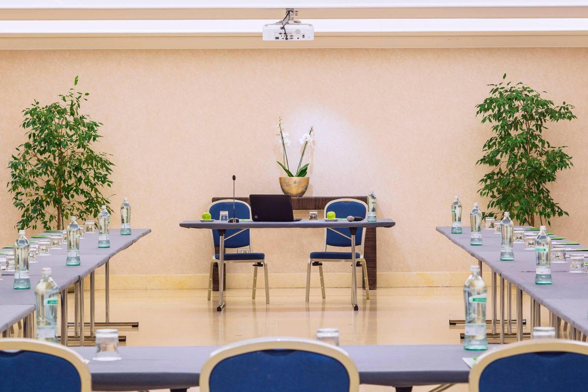 Courtyard By Marriott Rome Central Park Exterior foto