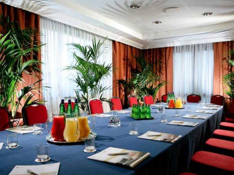 Courtyard By Marriott Rome Central Park Einrichtungen foto